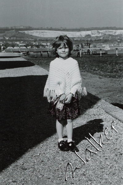 Britney at Portchester Castle
Nice pic of Britney at Portchester Castle with Portsdown hill in the background.
Keywords: Britney Portchester Castle Portsdown Hill 35mm