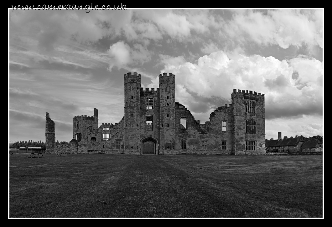 Cowdray Ruins
Cowdray Ruins
Keywords: Cowdray Ruins