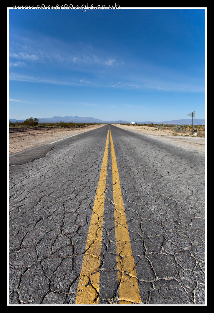 Enter ye who dare
The road in to Death Valley
Keywords: Death Valley Road