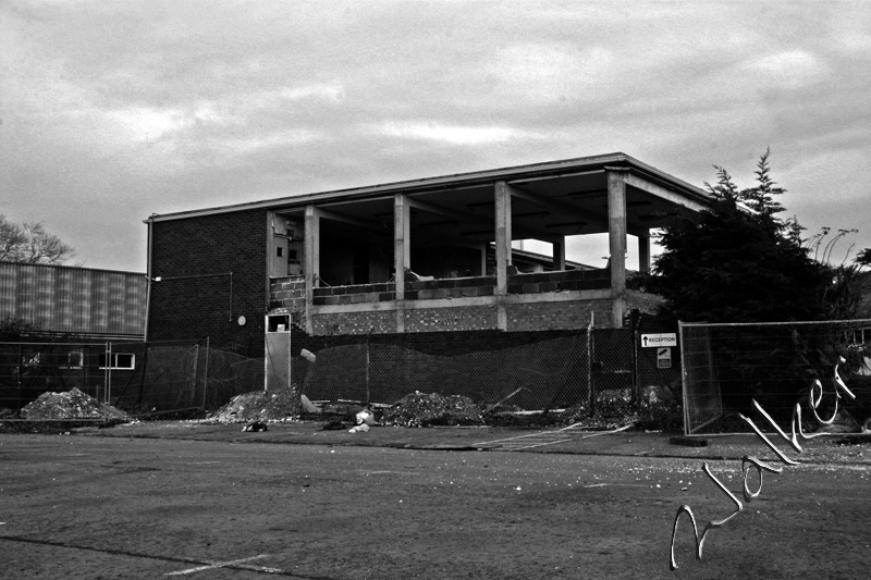 Derelict Building
I put this in here, not because it is a building, but because of its effect on the landscape.
Keywords: derelict building