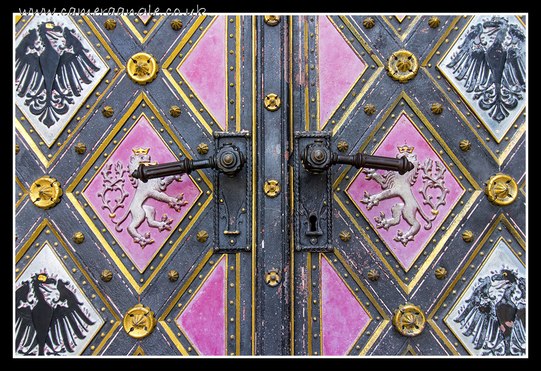 Doors
Keywords: Prague