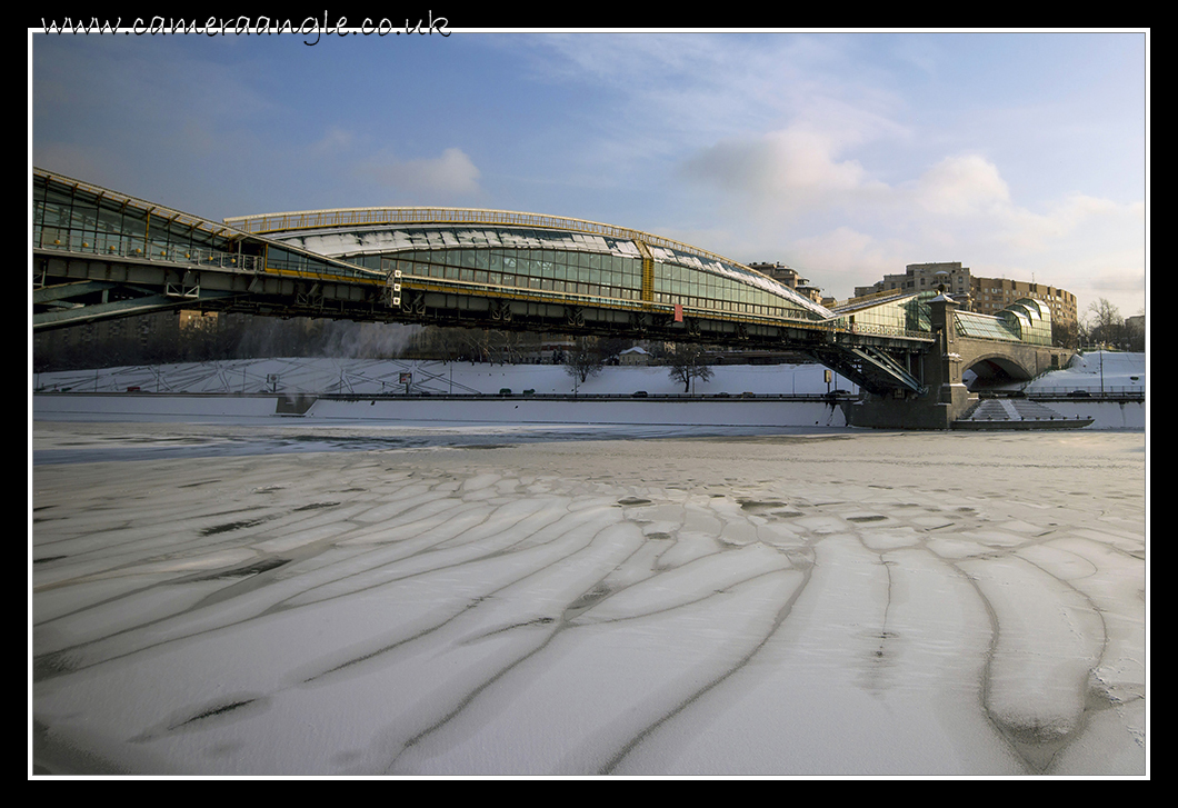 Frozen
Kiev Bohdan Khmelnytsky foot-bridge in Moscow
