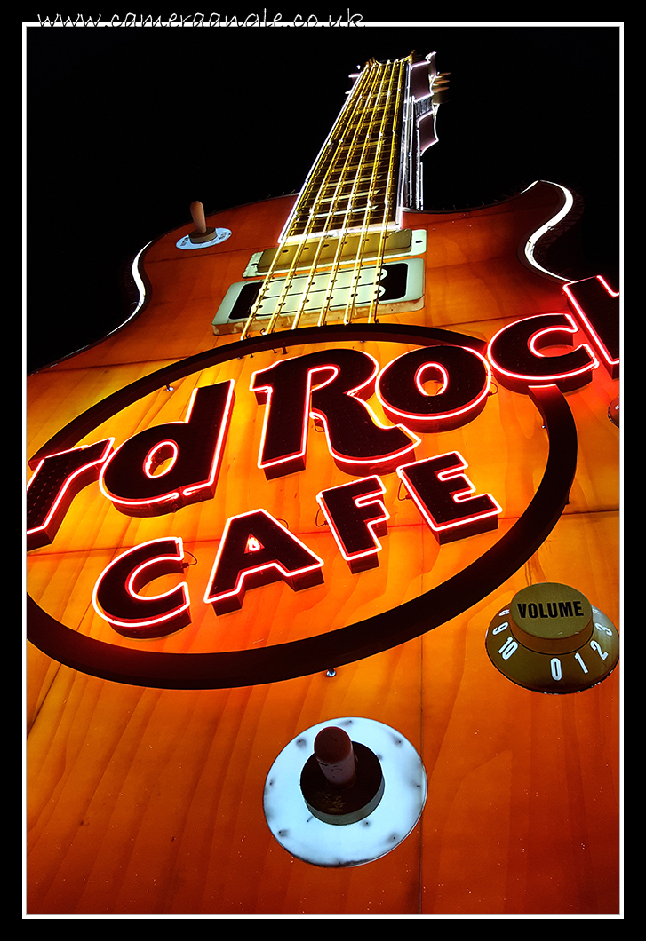 Great Sign, Crap Food
Hard Rock Cafe Las Vegas

