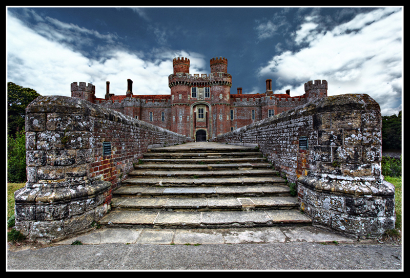 Herstmonceux Castle
Herstmonceux Castle main entrance
Keywords: Herstmonceux Castle main entrance