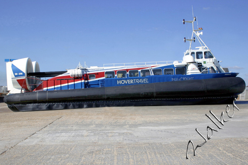 Southsea Hovercraft
Southsea Hovercraft inflates its skirt ready to depart
