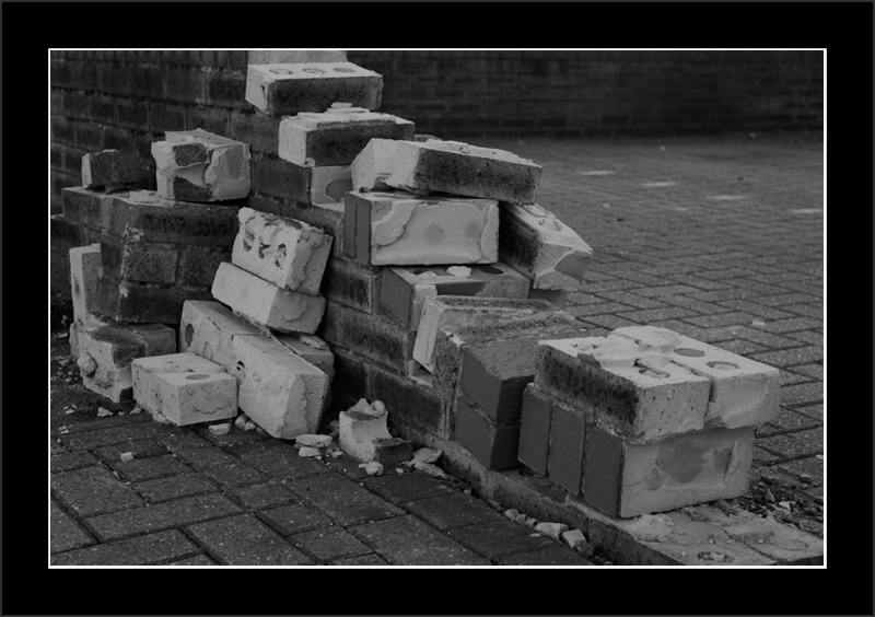 Brickwork
Someones careful parking!
Keywords: Brickwork