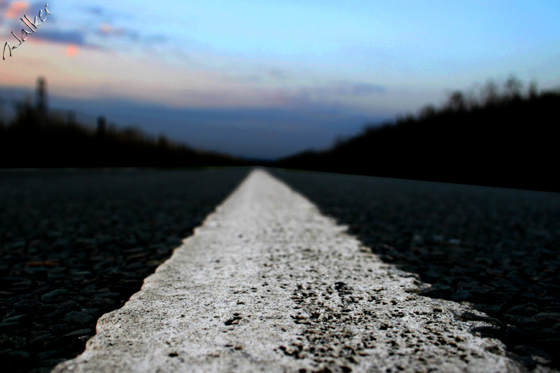 Road to nowhere
Nice pic of the white line in the middle of the road, trying not to get run over is the tricky part.
Keywords: Road