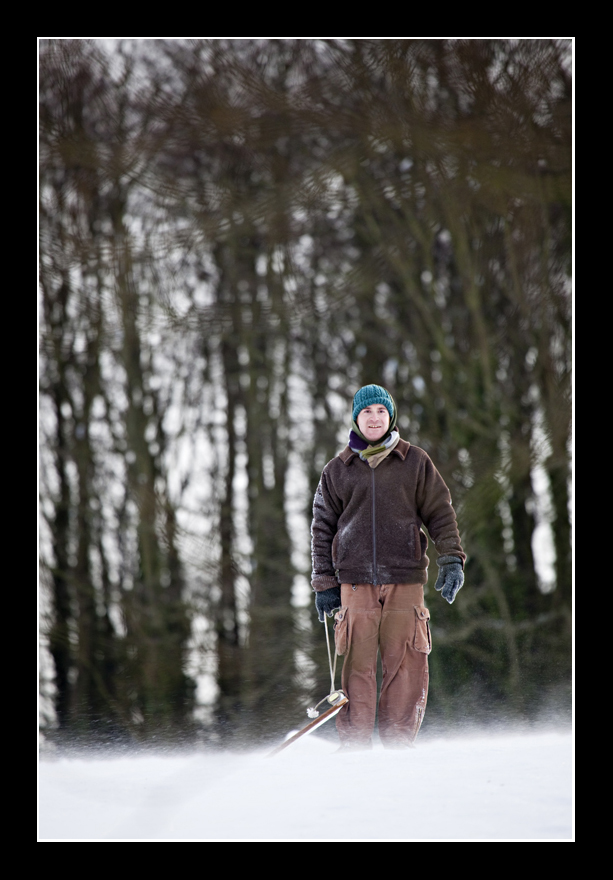 Whats that coming over the hill?
Is it a monster ;)
Keywords: Snow winter sleigh