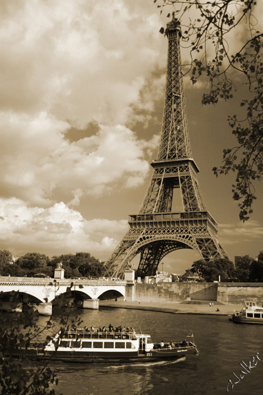 Eiffel Tower - Paris
Eiffel Tower - Paris
Keywords: Eiffel Tower - Paris