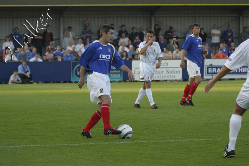 Andy Griffin
Andy Griffin  on the attack against Havant and Waterlooville
Keywords: Andy Griffin  Portsmouth FC Football