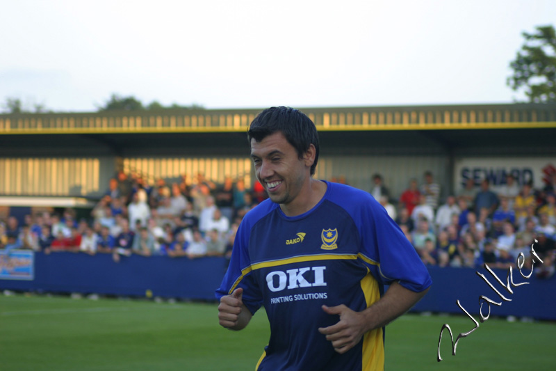 Svetoslav Todorov
Svetoslav Todorov warms up for a welcome return against the HAWKS.
Keywords: Svetoslav Todorov Portsmouth FC