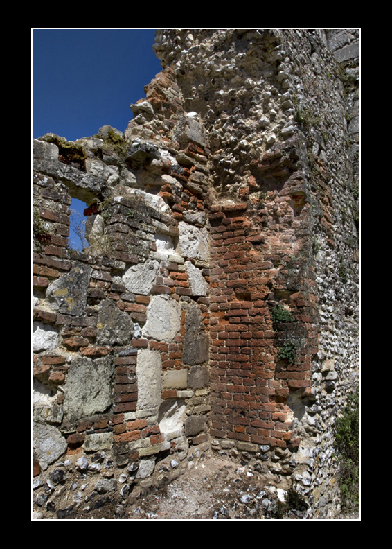 Bishops Waltham Palace
crumbling walls at Bishops Waltham Palace
Keywords: Bishops Waltham Palace walls