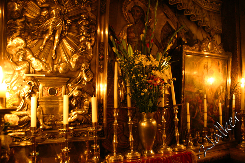 Shrine
This shrine is in the Church of the Holy Sepulchre, Jerusalem, Israel. The shrine is built on the final resting place of Jesus.
Keywords: Jerusalem Israel Shrine Church Holy Supulchre