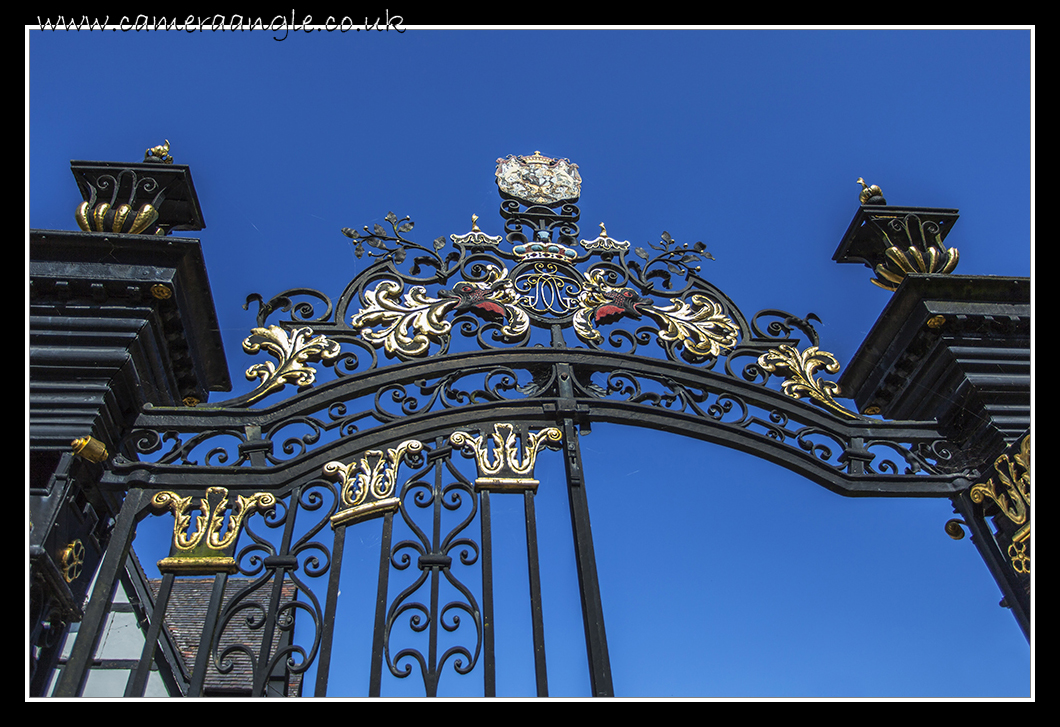 Gate
Tewkesbury Abbey
Keywords: Tewkesbury Abbey Gate