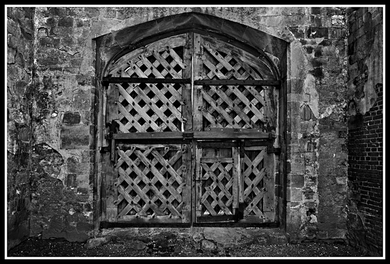 Titchfield Abbey
Titchfield Abbey main door (from the inside)
Keywords: Titchfield Abbey