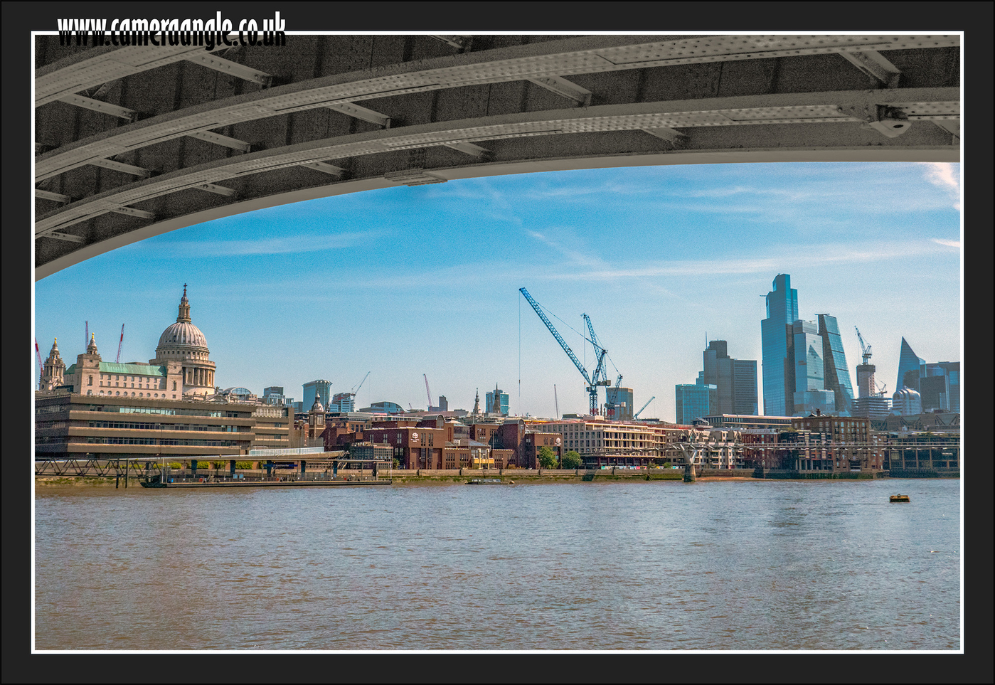 London_Bridge_View
View from under a London Bridge
Keywords: London Bridge View