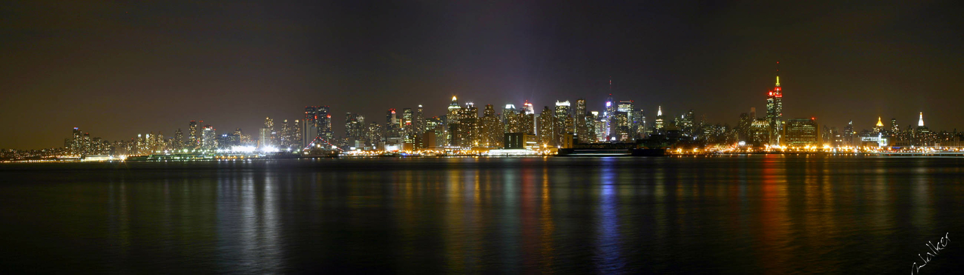 New York - New York
A landscape of New York (Manhatton Island) taken from the Jersey side of the Hudson river
Keywords: New York Hudson River Manhatton Island