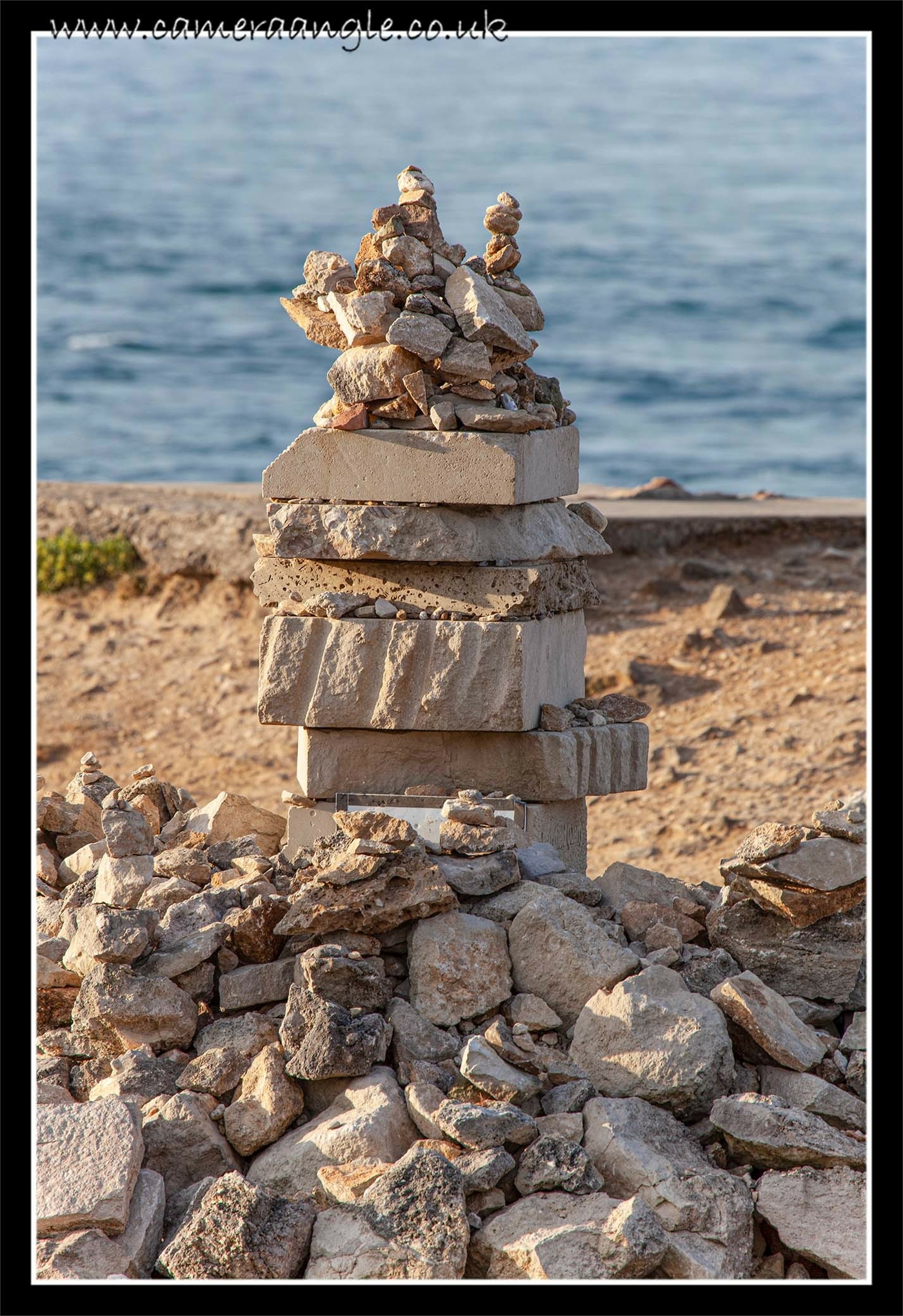 Stones Portland Bill
Keywords: stones