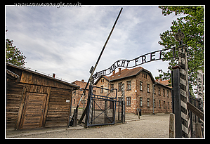 Auschwitz_Gate.jpg