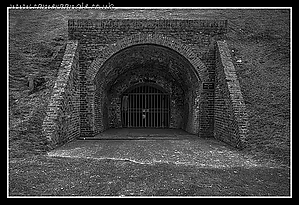 Dover_Castle_Tunnel.jpg