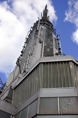 EmpireStateBuildingPeak.jpg