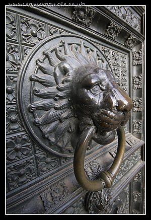 Koln_Cathedral_Door_Handle.jpg