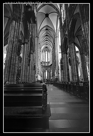 Koln_Cathedral_Interior.jpg