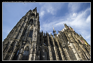 Koln_Cathedral_Side.jpg