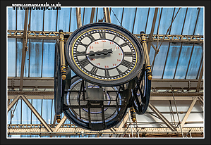 London_Waterloo_Clock.jpg