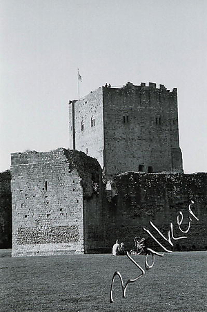 PortchesterCastleTowerInside.jpg