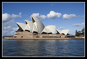 Sydney_Opera_House_from_the_Manly_Ferry_IMG_3282.jpg