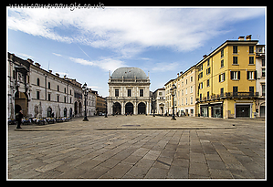 Vittora_Square.jpg