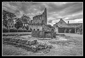 Wenlock_Priory_Mono.jpg